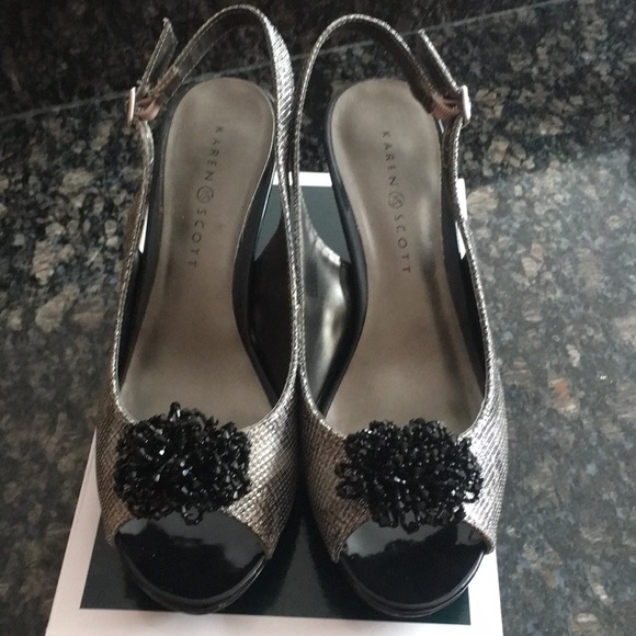 Karen Scott Shoes - Open toed Shoes